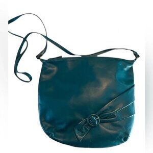 Vintage Handbag that goes with heels